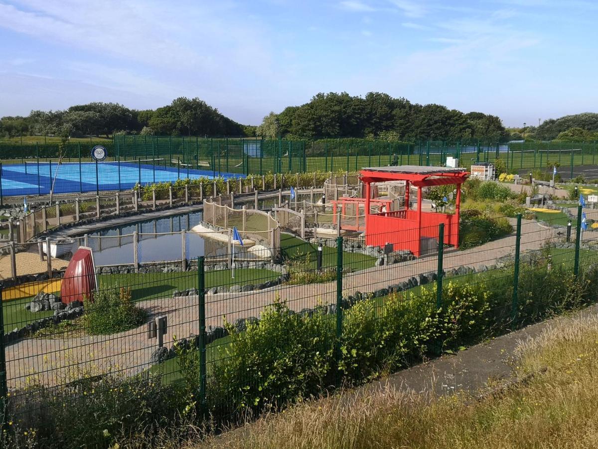 34 One Lägenhet Lytham St Annes Exteriör bild