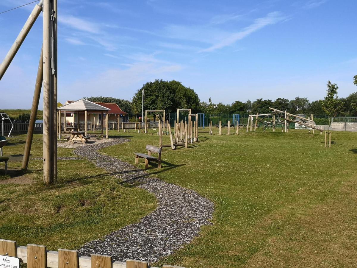 34 One Lägenhet Lytham St Annes Exteriör bild
