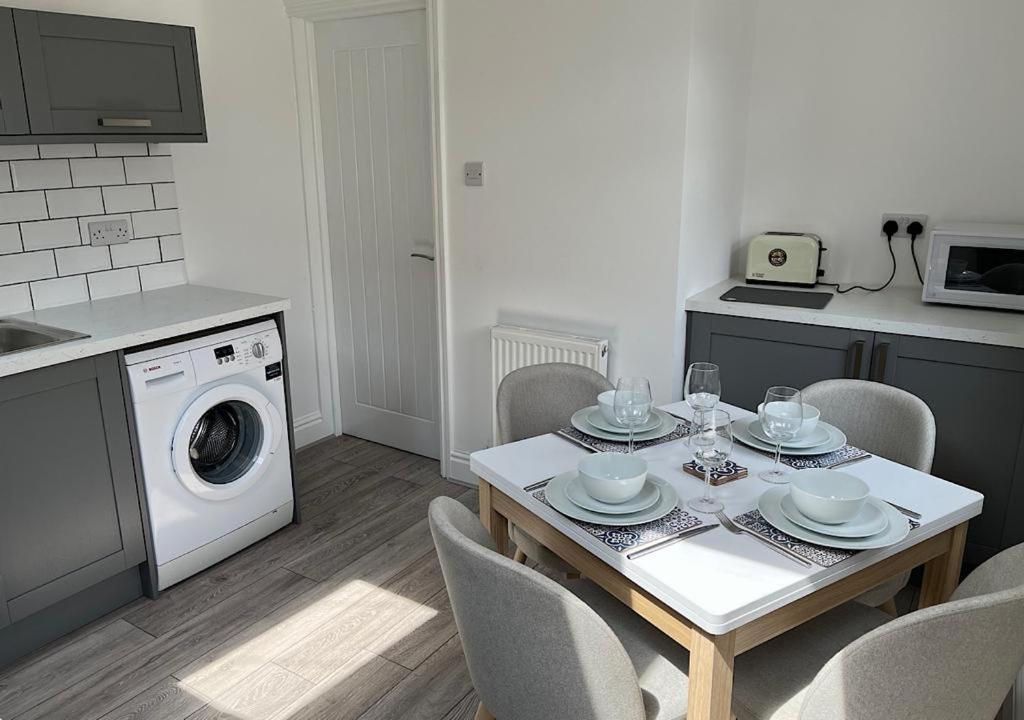 34 One Lägenhet Lytham St Annes Exteriör bild